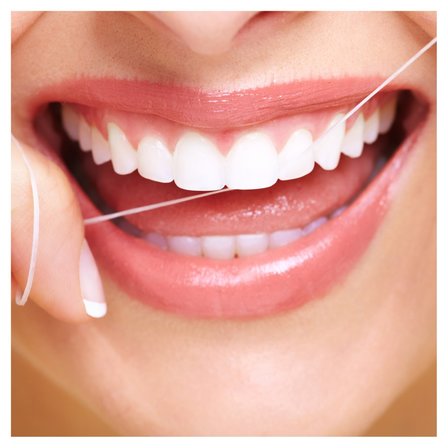 Oral-B Essential Nić dentystyczna miętowa 50 m (5)