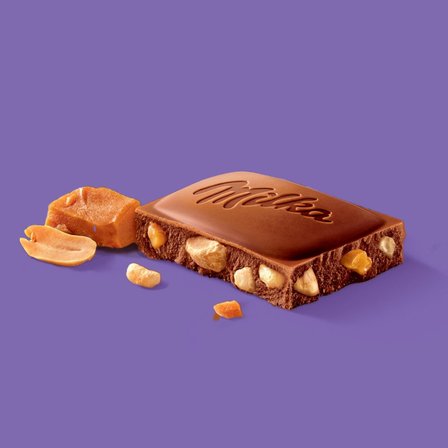 Milka Czekolada mleczna z orzeszkami ziemnymi kawałkami karmelu i chrupkami zbożowymi 90 g (2)