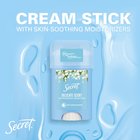 Secret Delicate Kremowy antyperspirant w sztyfcie dla kobiet 40ml (5)